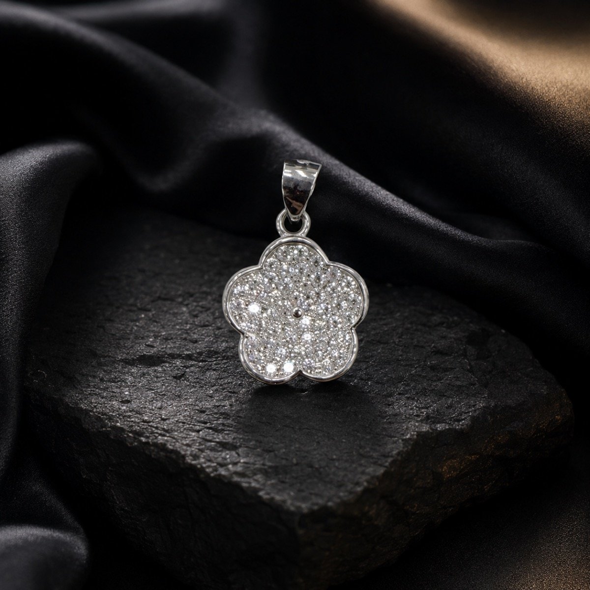 Lumière Pavé Blossom Pendant — 925 sterling silver