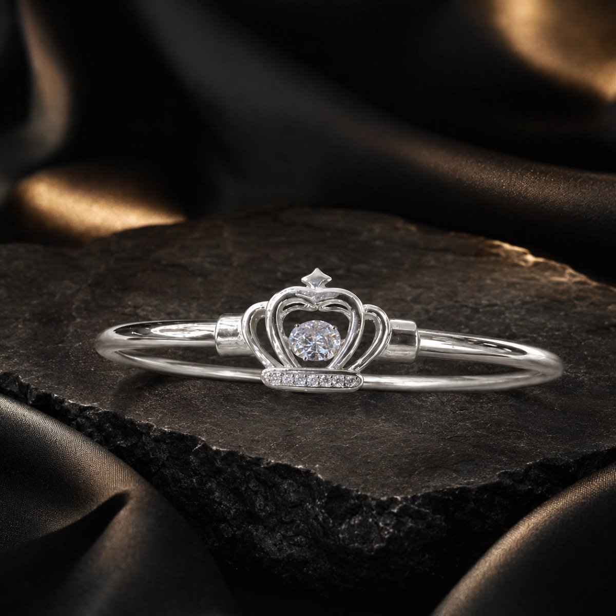 Regina Crown Solitaire Bangle — 925 sterling silver